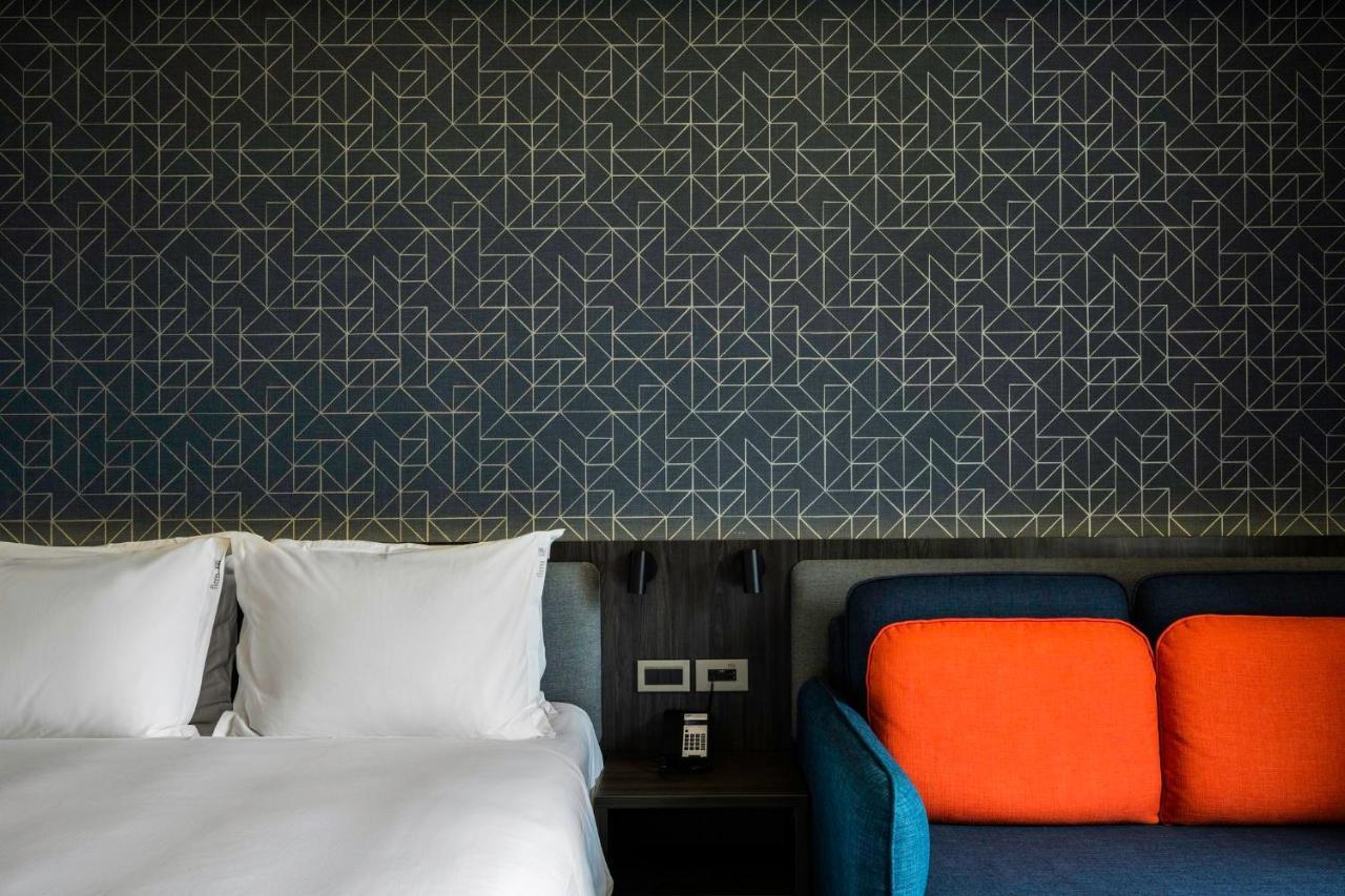 Holiday Inn Express Kaohsiung Love River By Ihg Zewnętrze zdjęcie
