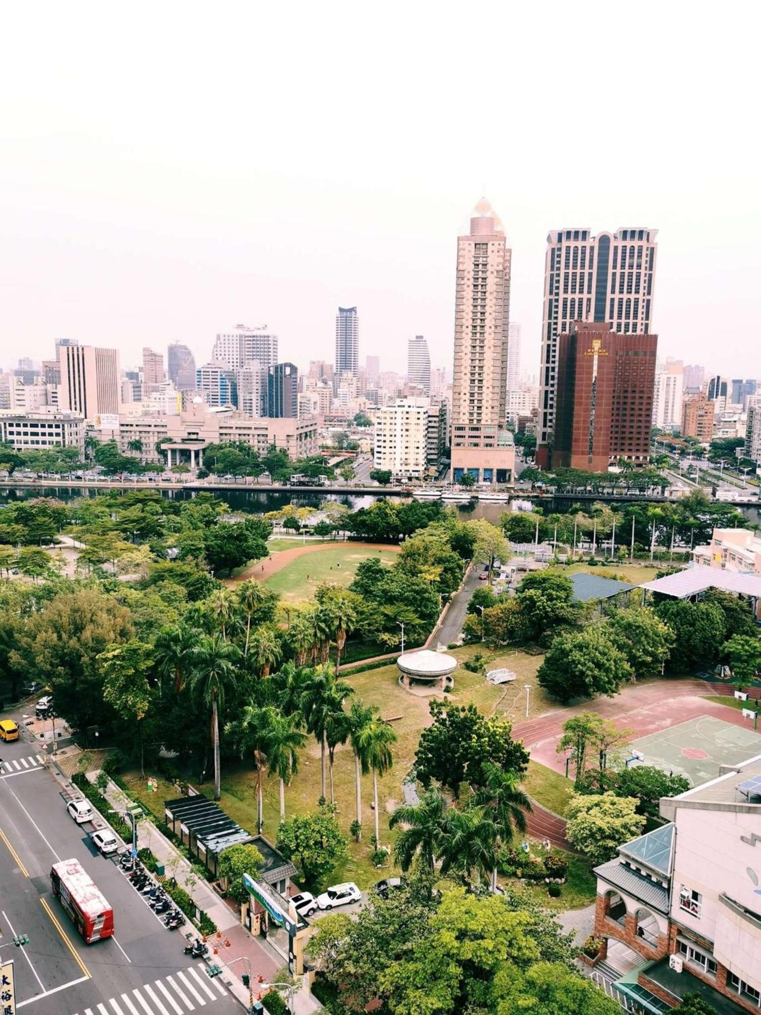 Holiday Inn Express Kaohsiung Love River By Ihg Zewnętrze zdjęcie