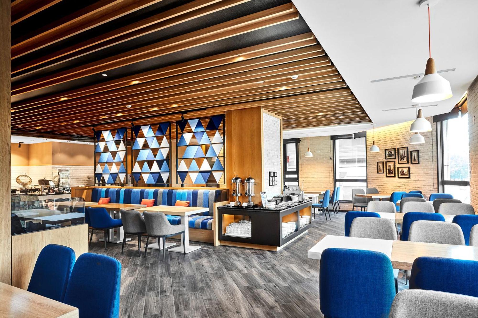 Holiday Inn Express Kaohsiung Love River By Ihg Zewnętrze zdjęcie