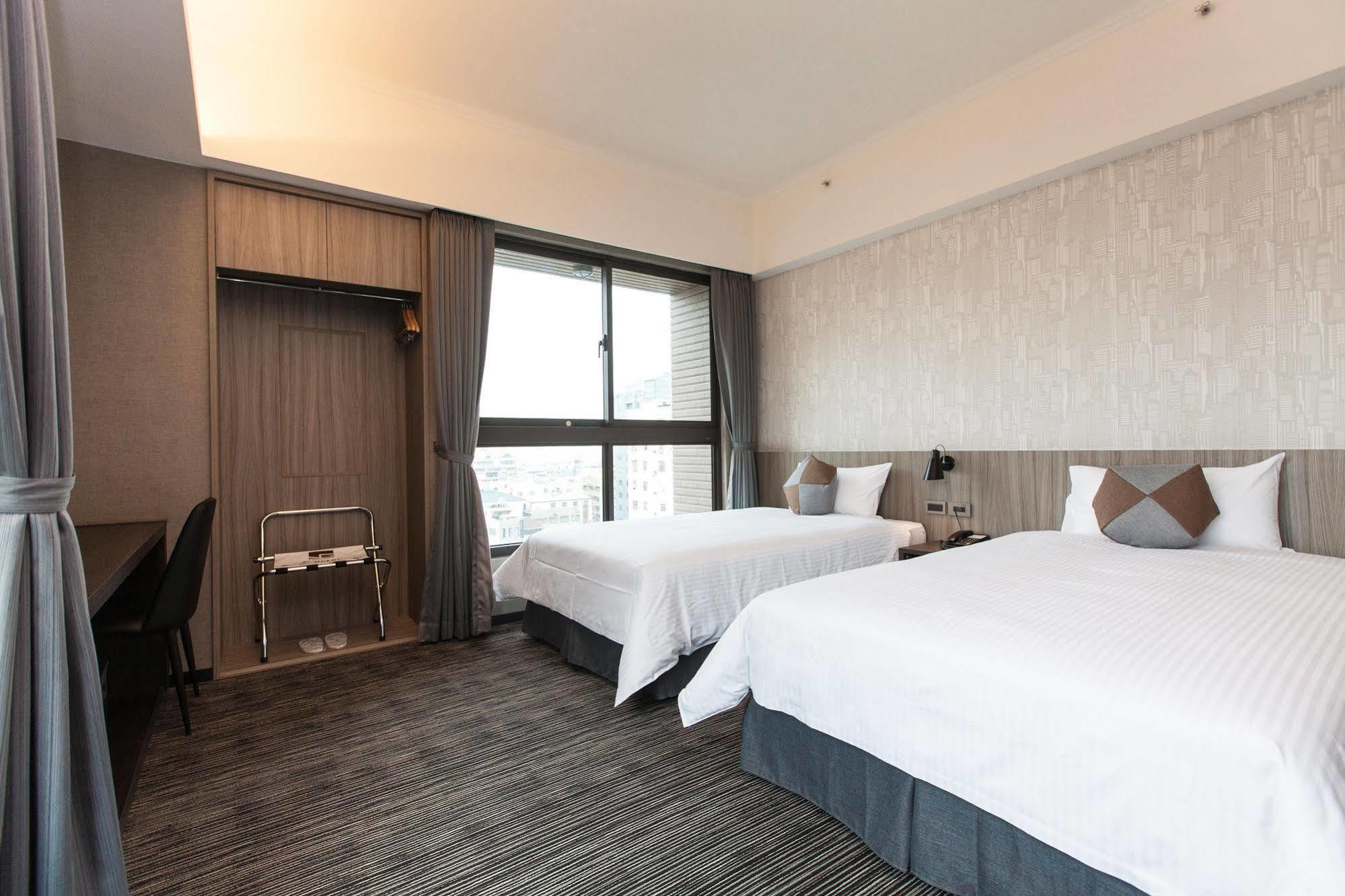 Holiday Inn Express Kaohsiung Love River By Ihg Zewnętrze zdjęcie